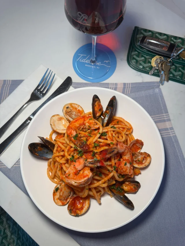 Bucatini tangled up with mussels, shrimp, clams, and pomodoro perfection. A coastal indulgence that begs for a bold red to match.🍷

🍸Happy Hour | 4pm - 6pm

📍9317 Amherst Avenue, Margate, NJ