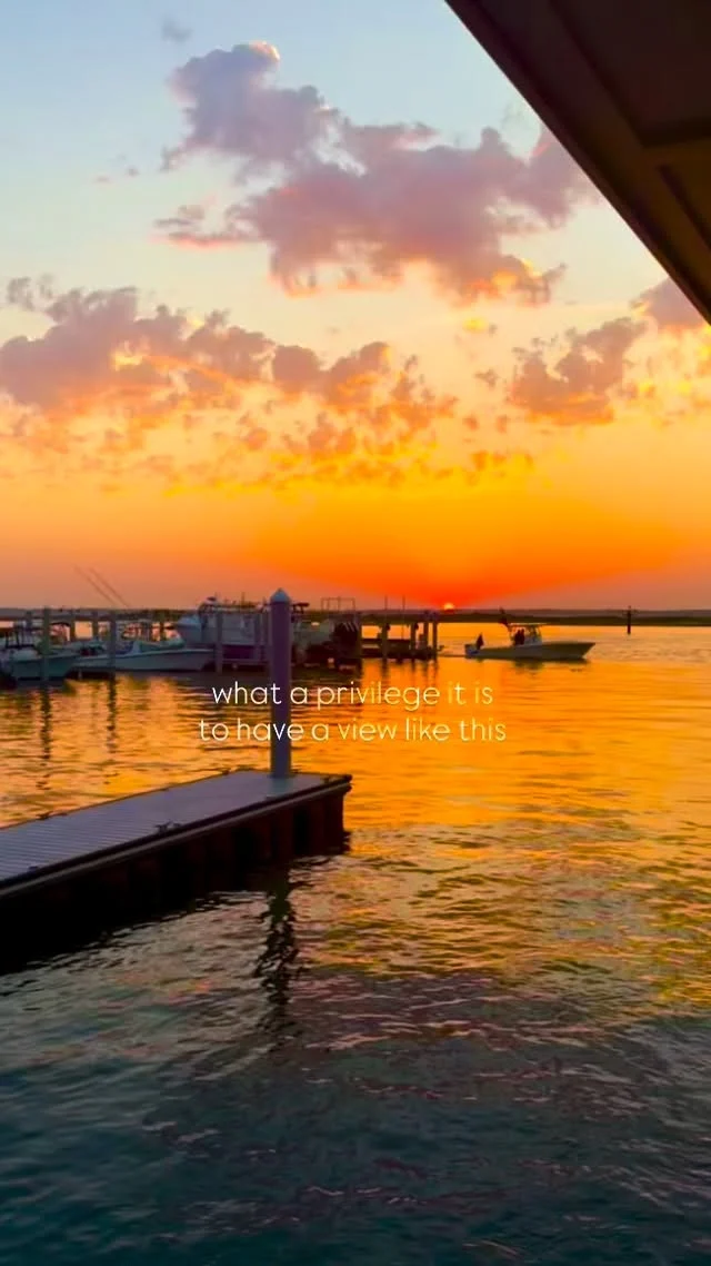 What a privilege it is to see this view… and tonight might be the last clear one for a few days. Rain’s on the way, so grab dinner, a drink, and a side of sunset to kick off your weekend.

🩵Doors open at 11:30am

🌅Sunset 6:26pm

🥡Lin in bio to order take out

📍9317 Amherst Avenue, Margate, NJ