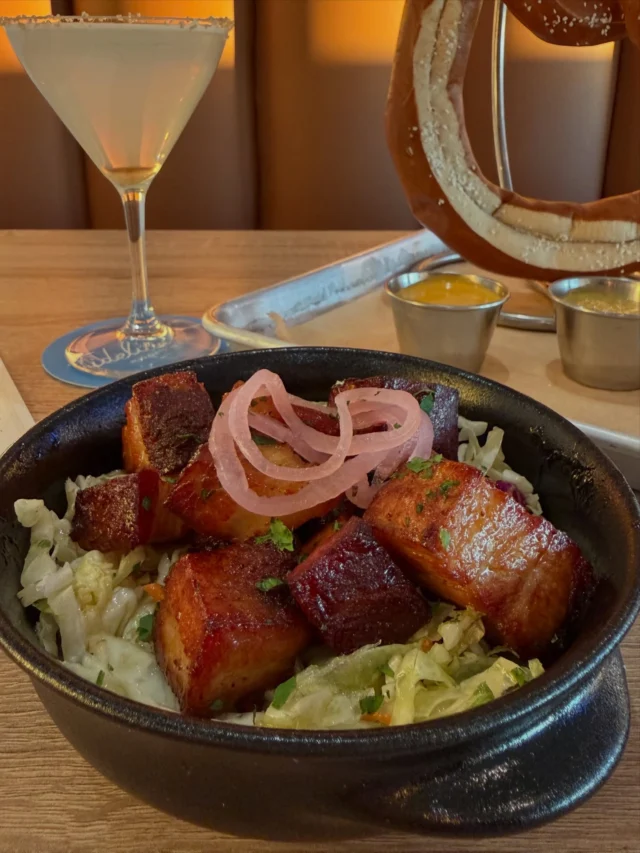 Daylight savings feels like a punch in the face… 👊🏼 Come let Happy Hour fix what the clock broke and feel like yourself again. ⏰🍸

📸 Honey Sriracha Pork Belly | glazed, charred, and dangerously addictive.

🍻 Happy Hour | 4pm - 6pm

🌅 Sunset 4:39pm

📍 9317 Amherst Avenue, Margate, NJ