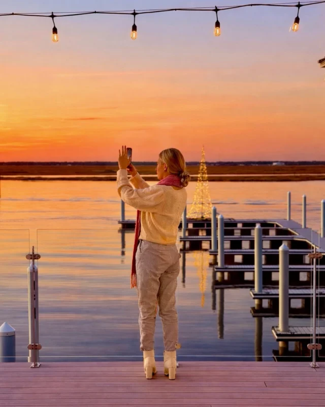 Yup, it’s freezing outside, but 5pm sunsets have us feeling some type of way. 🌅✨ 

🩵Doors open at 11:30am.

🎸Rob Birnbohm | 6pm - 9pm

📍9317 Amherst Avenue, Margate, NJ